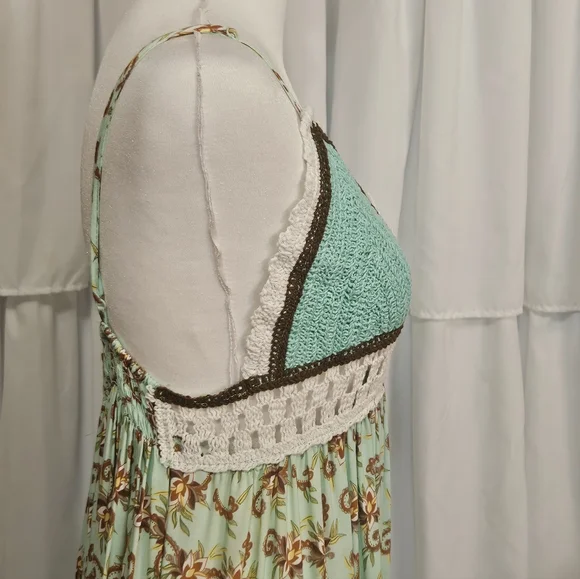 NWT Fun And Flirty Crochet Halter Style Maxi Dress - Picture 4 of 14